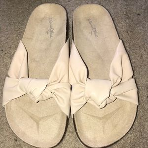 New Women’s Sandals Size 6